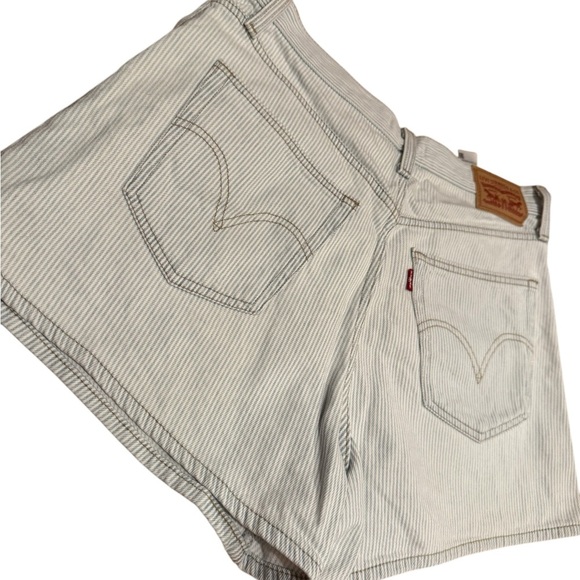 Levi’s Railroad Stripe High Waisted Mom Shorts/ W31 - Picture 4 of 16